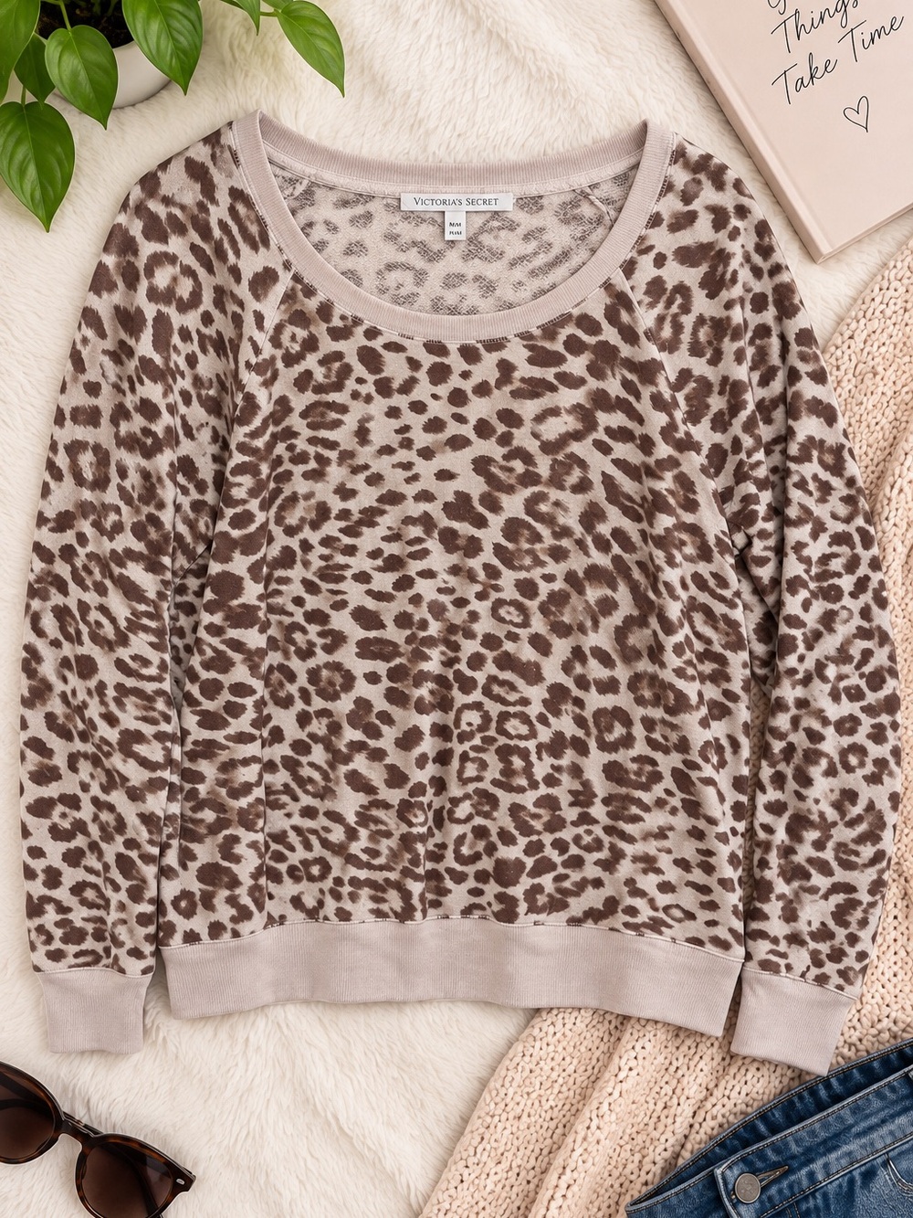 Victoria’s Secret Leopard Print Pullover Sweatshirt Women’s Medium Beige Brown